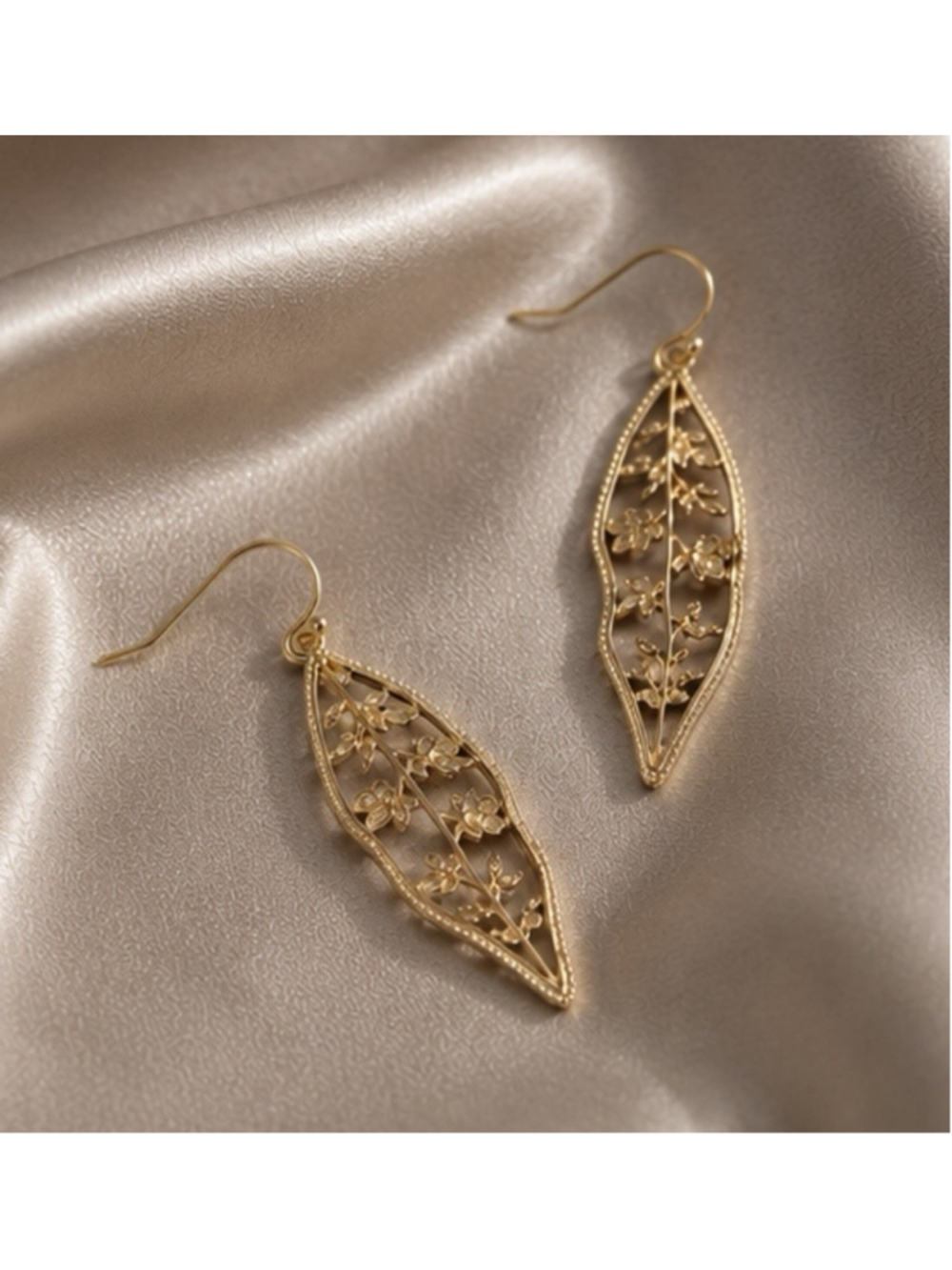 Free People Gold Leaf Earrings Filigree Botanical Floral Vine Boho Openwork VTG